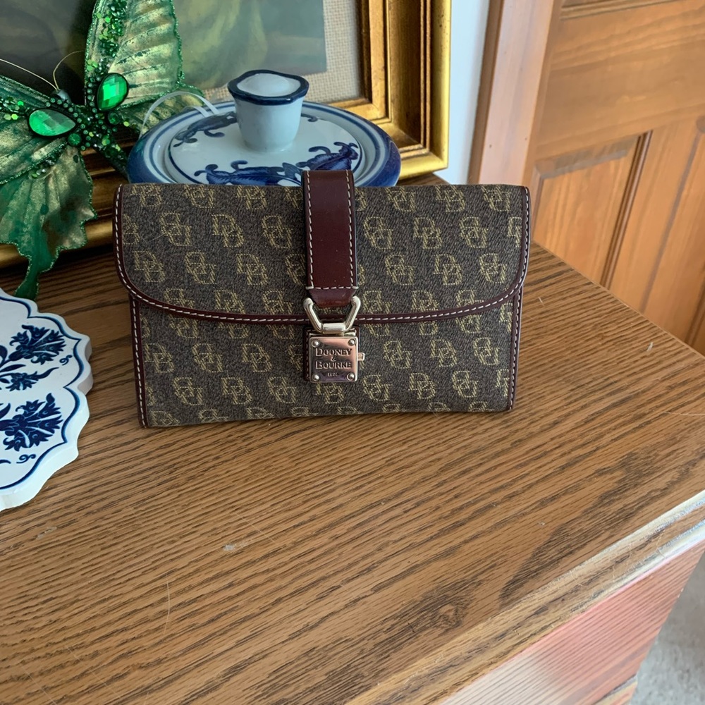 Dooney brown wallet